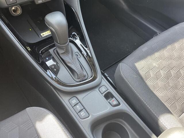 Toyota YARIS 1.5 Hybrid 115 Dynamic | Stuur & Stoel Verwarming | Parkeersensoren | Adaptieve Cruise Control | BSM
