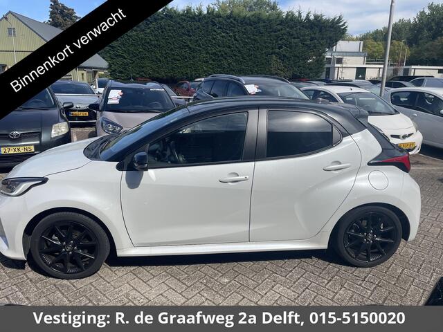 Toyota YARIS 1.5 Hybrid Executive | Stoelverwarming | Navigatie | Parkeersenoren | Apple Carplay/Android Auto