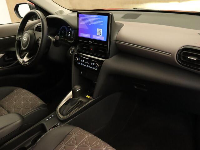 Toyota YARIS Cross 1.5 Hybrid 130 Executive - ORIGINEEL NEDERLANDSE AUTO - APPLE CARPLAY/ANDROID AUTO - ADAPTIEVE CRUISE CONTROL - VOORSTOELEN VERWARMD - CLIMATE CONTROL - KEYLESS ENTRY/START - ACHTERUITRIJCAMERA - LED KOPLAMPEN