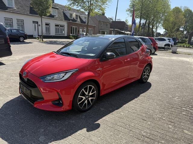 Toyota YARIS 1.5 Hybrid Executive bi-tone Keyless entry + starten, Telefoonverbinding