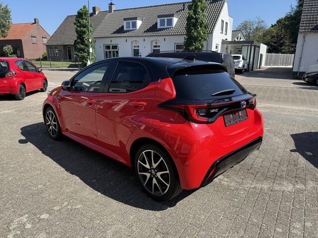 Toyota YARIS 1.5 Hybrid Executive bi-tone Keyless entry + starten, Telefoonverbinding