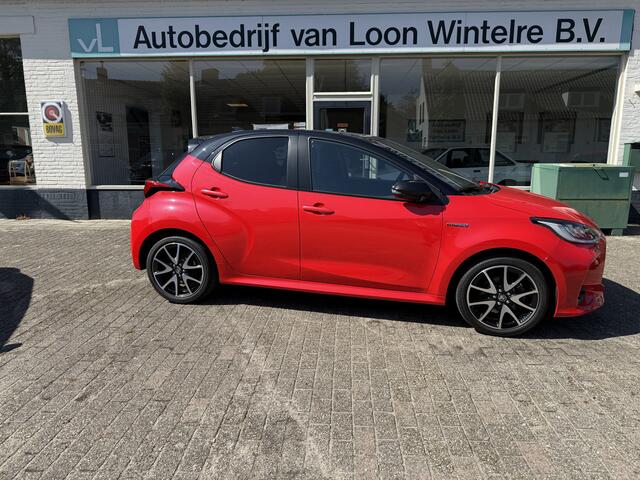 Toyota YARIS 1.5 Hybrid Executive bi-tone Keyless entry + starten, Telefoonverbinding