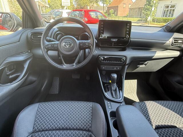 Toyota YARIS 1.5 Hybrid Executive bi-tone Keyless entry + starten, Telefoonverbinding