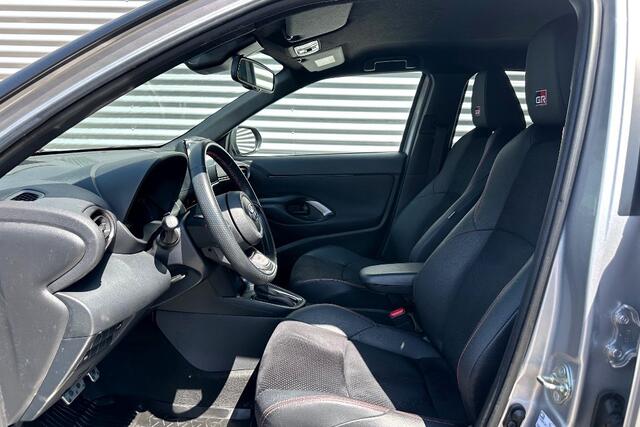 Toyota YARIS Cross 1.5 Hybrid GR Sport Two-Tone