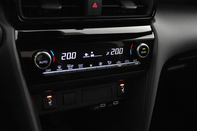 Toyota YARIS Cross 1.5 Hybrid 130 EXECUTIVE Nieuw Model 2026| Parkeersensoren V+A | Stoel + Stuurverwarming | Blind Spot | Head-up Display |