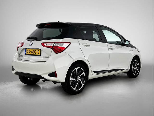 Toyota YARIS 1.5 Hybrid Executive Bi-Tone | Dealer onderhouden | Panoramadak | Navigatie | Climate Control | Elektrisch verstel/inklapbare spiegels | Elektrische ramen voor+achter | Cruise Control |