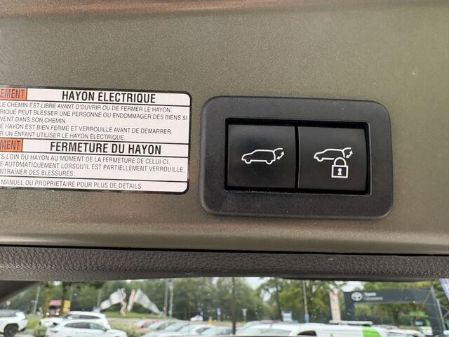 Toyota YARIS Cross 1.5 Hybrid Adventure | Panoramadak | JBL | Blindspot