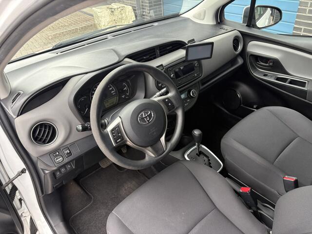 Toyota YARIS 1.5 Hybrid Aspiration, climate control, navi