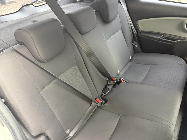 Toyota YARIS 1.5 Hybrid Aspiration, climate control, navi