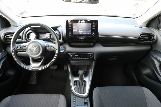 Toyota YARIS 1.5 Hybrid Dynamic Automaat | Apple Carplay / Android auto | 16" lichtmetalen velgen 'machined' | 7" digital dashboard 'binocular' | Smart Entry met startknop | Elektrische ramen achter | Portierinl
