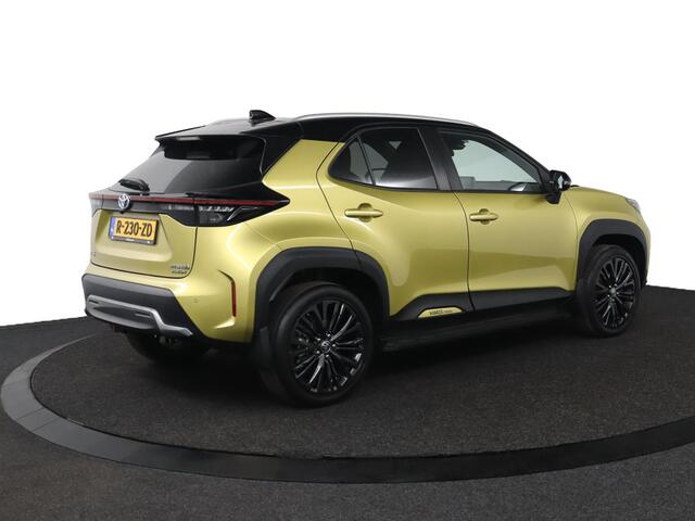 Toyota YARIS Cross 1.5 Hybrid Adventure 4x4 | All-Wheel drive | Parkeer sensoren | Stoelverwarming | JBL Audio |