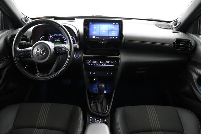 Toyota YARIS Cross 1.5 Hybrid Adventure 4x4 | All-Wheel drive | Parkeer sensoren | Stoelverwarming | JBL Audio |