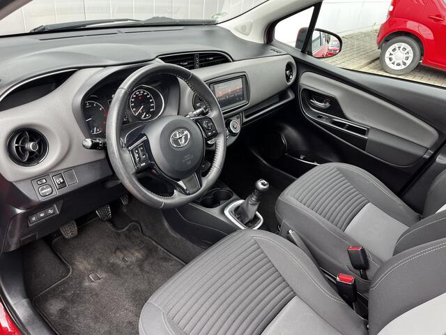 Toyota YARIS 1.0 VVT-i Connect NL Auto Airco Apple carplay Android auto Dealer onderhouden