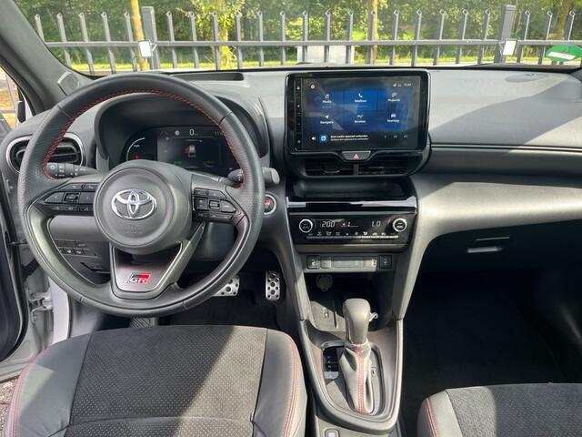 Toyota YARIS Cross 1.5 Hybrid GR Sport | Pano | 4Seasons | Camera | PDC | ACC | Navi