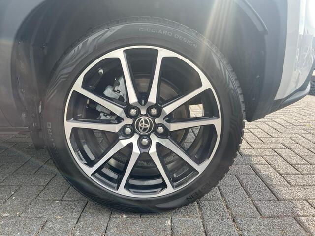 Toyota YARIS Cross 1.5 Hybrid GR Sport | Pano | 4Seasons | Camera | PDC | ACC | Navi