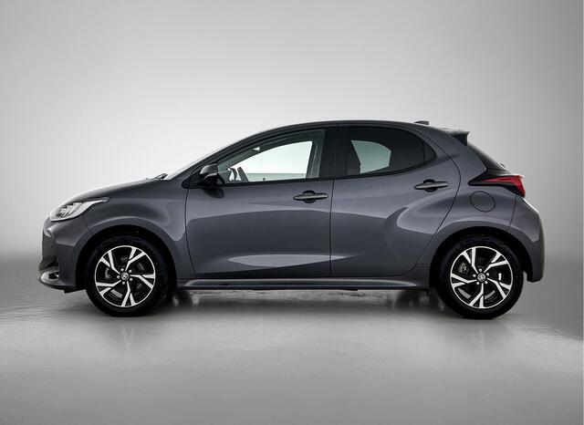 Toyota YARIS 1.5 Hybrid 115 First Edition + | BTW voertuig | Dodehoek detectie | Stoel+stuurverwarming | Parkeersensoren voor+achter | Apple CarPlay/Android Auto | Cruise Control Adaptive |