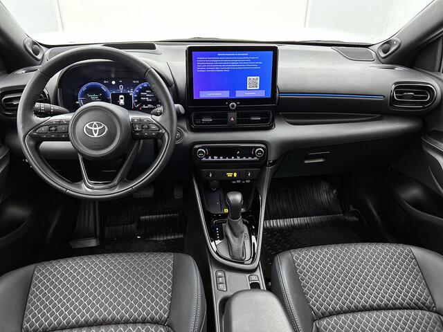 Toyota YARIS 1.5 Hybrid 130 Launch Edition | Panoramadak | JBL | Head-Up Display | Dodehoek detectie | Parkeersensoren voor+achter | Stoel+stuurverwarming | Draadloze telefoonlader | Navigatie | Apple CarPlay/Android Auto |