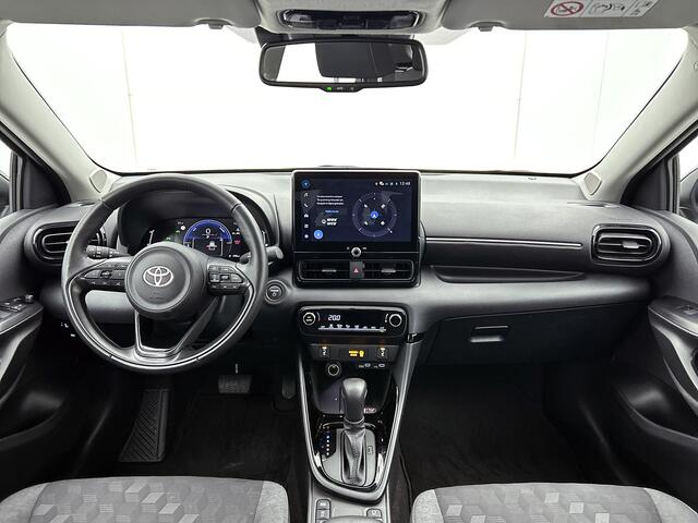 Toyota YARIS 1.5 Hybrid 115 Dynamic Comfort Pack | BTW voertuig | dodehoek detectie | Stoel+stuurverwarming | Apple CarPlay/Android Auto | Climate Control | Cruise Control Adaptive | Achteruitrijcamera | Parkeersensoren voor+achter |