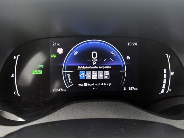 Toyota YARIS 1.5 Hybrid 115 Dynamic Comfort Pack | BTW voertuig | dodehoek detectie | Stoel+stuurverwarming | Apple CarPlay/Android Auto | Climate Control | Cruise Control Adaptive | Achteruitrijcamera | Parkeersensoren voor+achter |
