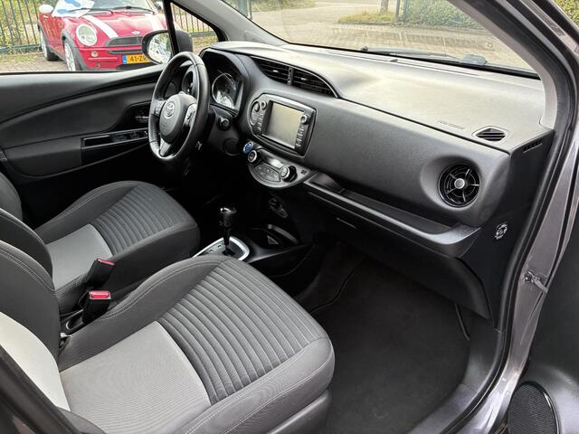 Toyota YARIS 1.5 Hybrid Aspiration Navi Camera Lmv