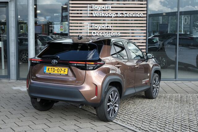 Toyota YARIS Cross 1.5 Hybrid 130 Executive Automaat | Premium Pack | Combimeter, 10" Head-up Display (HUD) | JBL® Premium Sound System met 8 speakers | LED Matrix koplampen met Adaptive High Beam System (AHS) en automa