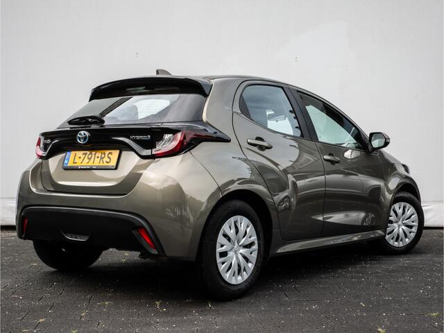 Toyota YARIS 1.5 Hybrid Active Nieuw model!/ Carplay/ Dab/ Camera/ Navigatie Apps/ Climate control/ Keyless/ Cruise control