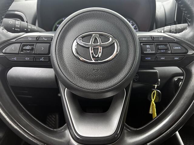 Toyota YARIS 1.5 Hybrid Active | Navigatie | Stoelverwarming | Licht Metalen Velgen | **