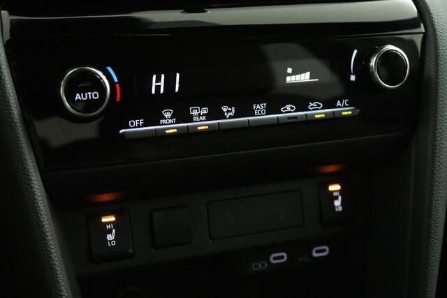 Toyota YARIS Cross 1.5 Hybrid 115 Dynamic | Adaptive Cruise Control | Achteruitrijcamera | Stoelverwarming | Apple Carplay | Android Auto |