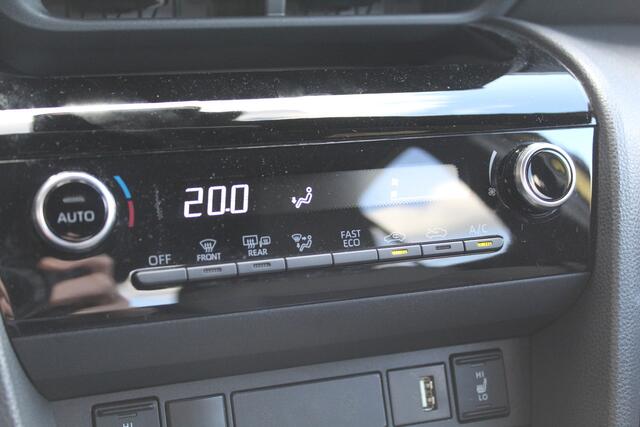 Toyota YARIS Cross 1.5 Hybrid First Edition | Rijklaar | Trekhaak | Stoel-/Stuurverwarming | Navi | Camera | Dealer onderh. | Keyless | All-season