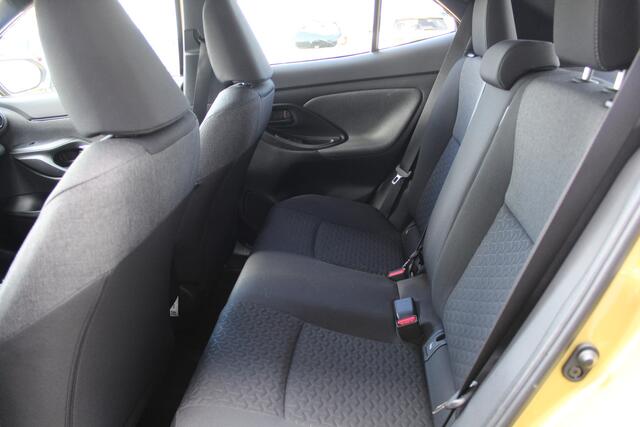 Toyota YARIS Cross 1.5 Hybrid First Edition | Rijklaar | Trekhaak | Stoel-/Stuurverwarming | Navi | Camera | Dealer onderh. | Keyless | All-season