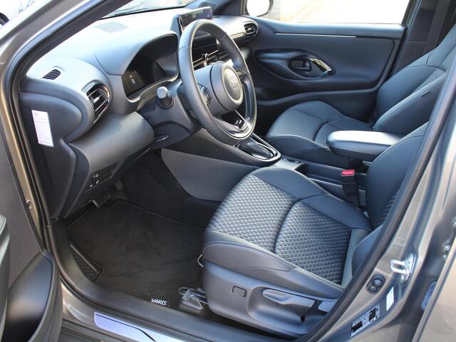 Toyota YARIS 1.5 Hybrid 130 Executive | KEYLESS ENTRY | STOELVERWARMING | APPLE CARPLAY |