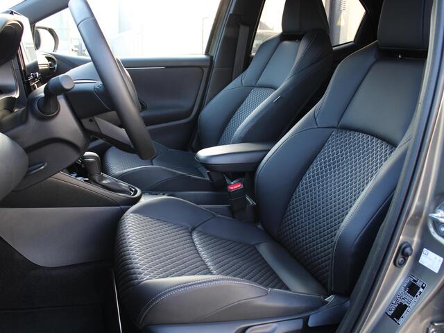 Toyota YARIS 1.5 Hybrid 130 Executive | KEYLESS ENTRY | STOELVERWARMING | APPLE CARPLAY |