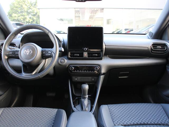 Toyota YARIS 1.5 Hybrid 130 Executive | KEYLESS ENTRY | STOELVERWARMING | APPLE CARPLAY |