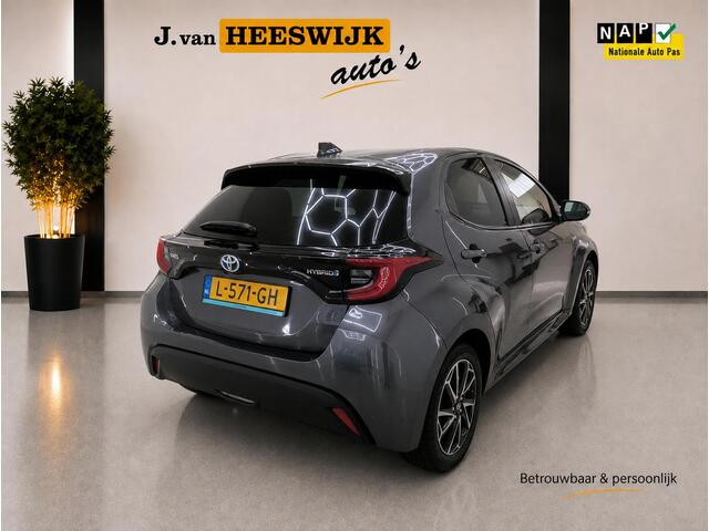 Toyota YARIS 1.5 Hybrid Style Navigatiesysteem | Stoelverwarming | Licht matealen velgen | Als nieuw !!!