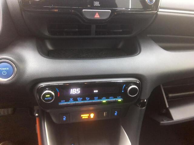 Toyota YARIS 1.5 Hybrid Style Navigatiesysteem | Stoelverwarming | Licht matealen velgen | Als nieuw !!!