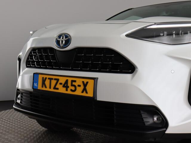 Toyota YARIS Cross 1.5 Hybrid Executive (Camera / Stoel-Stuurverwarming / Dodehoek / Half leder / Carplay / BiTone / ACC)