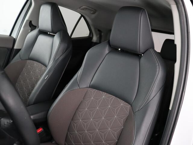 Toyota YARIS Cross 1.5 Hybrid Executive (Camera / Stoel-Stuurverwarming / Dodehoek / Half leder / Carplay / BiTone / ACC)