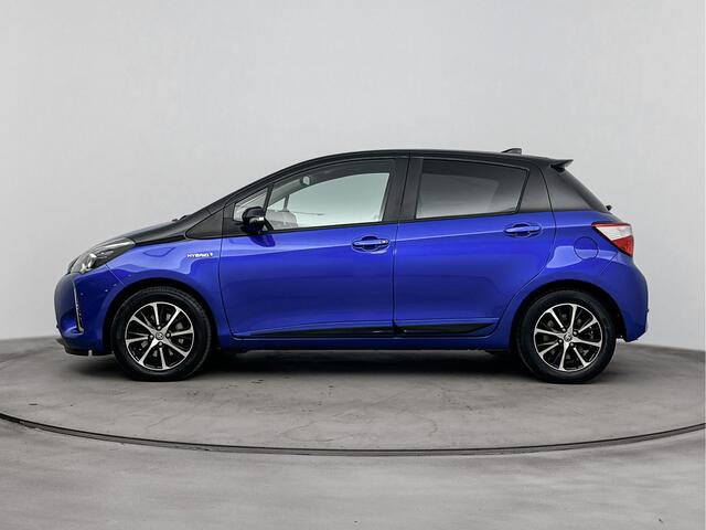 Toyota YARIS 1.5 Hybrid Dynamic Bi-Tone | Navigatie | Fietsendragerbeugel | Achteruitrijcamera | Climate Control | Cruise Control | Keyless entry/Start |