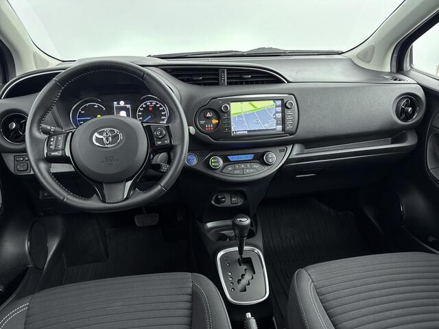 Toyota YARIS 1.5 Hybrid Dynamic Bi-Tone | Navigatie | Fietsendragerbeugel | Achteruitrijcamera | Climate Control | Cruise Control | Keyless entry/Start |