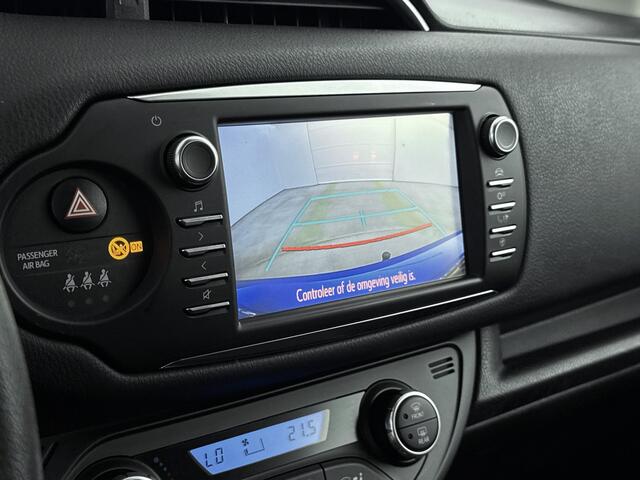 Toyota YARIS 1.5 Hybrid Dynamic Bi-Tone | Navigatie | Fietsendragerbeugel | Achteruitrijcamera | Climate Control | Cruise Control | Keyless entry/Start |