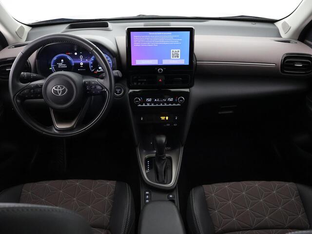 Toyota YARIS Cross 1.5 Hybrid 130 Executive Bi-Tone | HUD | Parkeersensoren | Stuur- & Stoelverwarming | Navigatie | BSM