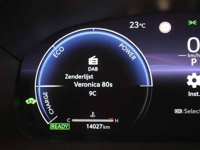 Toyota YARIS Cross 1.5 Hybrid 130 Executive Bi-Tone | HUD | Parkeersensoren | Stuur- & Stoelverwarming | Navigatie | BSM