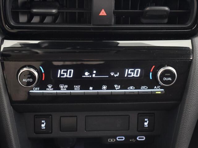 Toyota YARIS Cross 1.5 Hybrid 130 Executive Bi-Tone | HUD | Parkeersensoren | Stuur- & Stoelverwarming | Navigatie | BSM