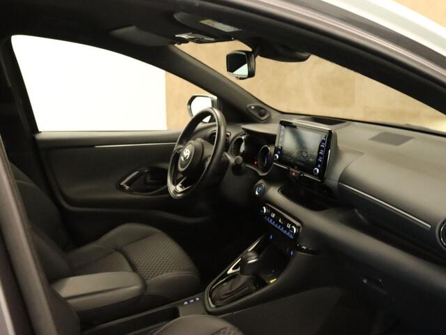 Toyota YARIS 1.5 Hybrid Executive - AFNEEMBARE TREKHAAK - DODEHOEK DETECTIE - HEAD-UP DISPLAY - JBL AUDIO - KEYLESS ENTRY/START - PARKEERSENSOREN VOOR EN ACHTER - STUUR/STOELVERWARMING - APPLE CARPLAY/ANDROID AUTO