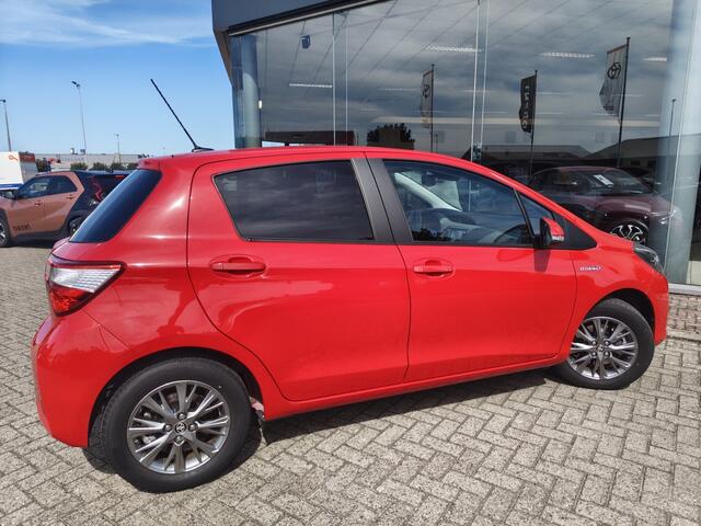 Toyota YARIS 1.5 Hybrid Dynamic | NL Auto | Navi | Keyless Entry & Start | Cruise Control