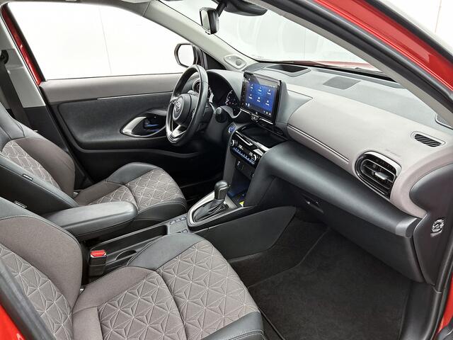 Toyota YARIS Cross 1.5 Hybrid Executive | JBL | Head-Up Display | Dodehoek detectie | Elektrische achterklep | Stoelverwarming | Draadloze telefoonlader | Navigatie | Apple CarPlay/Android Auto |