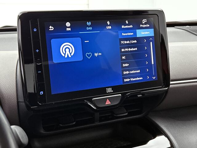 Toyota YARIS Cross 1.5 Hybrid Executive | JBL | Head-Up Display | Dodehoek detectie | Elektrische achterklep | Stoelverwarming | Draadloze telefoonlader | Navigatie | Apple CarPlay/Android Auto |