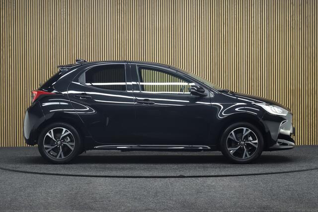 Toyota YARIS 1.5 Hybrid 115 Dynamic + Comfort Pack | Adaptive-cruise | Apple Carplay & Android Auto | Parkeersensoren V+A | Camera | Clima | Maps Navigatie | Keyless | Stoel & Stuurverwarming | Dodehoekdetectie