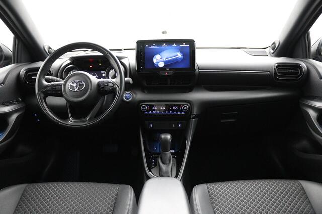 Toyota YARIS 1.5 Hybrid Executive | Leder Stof bekleding | Navigatie | Panoramadak | Stoelverwarming |