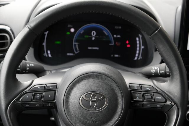 Toyota YARIS 1.5 Hybrid 115 Dynamic Automaat | Apple Carplay / Android auto | LED verlichting | Grille bovenzijde, pianozwart | Knipperlicht, LED | Koplamp, dagrijverlichting, LED Light Guide | Koplamp, LED | Kopl